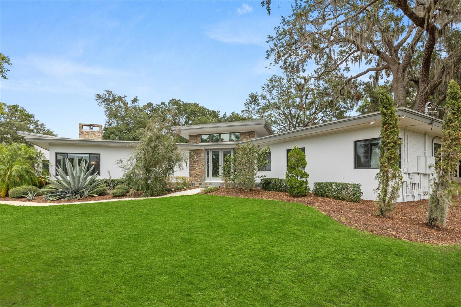 12550 LAKESHORE DRIVE