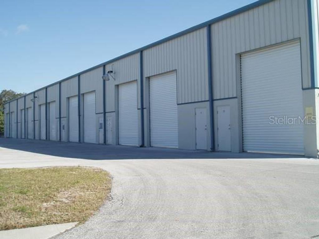 Photo of 140 Oscar Hill Road, Tarpon Springs, FL 34689 (MLS # U8232484)