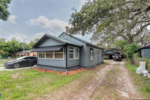 Photo of 8910 N Ashley Street, Tampa, FL 33604 (MLS # O6350000)