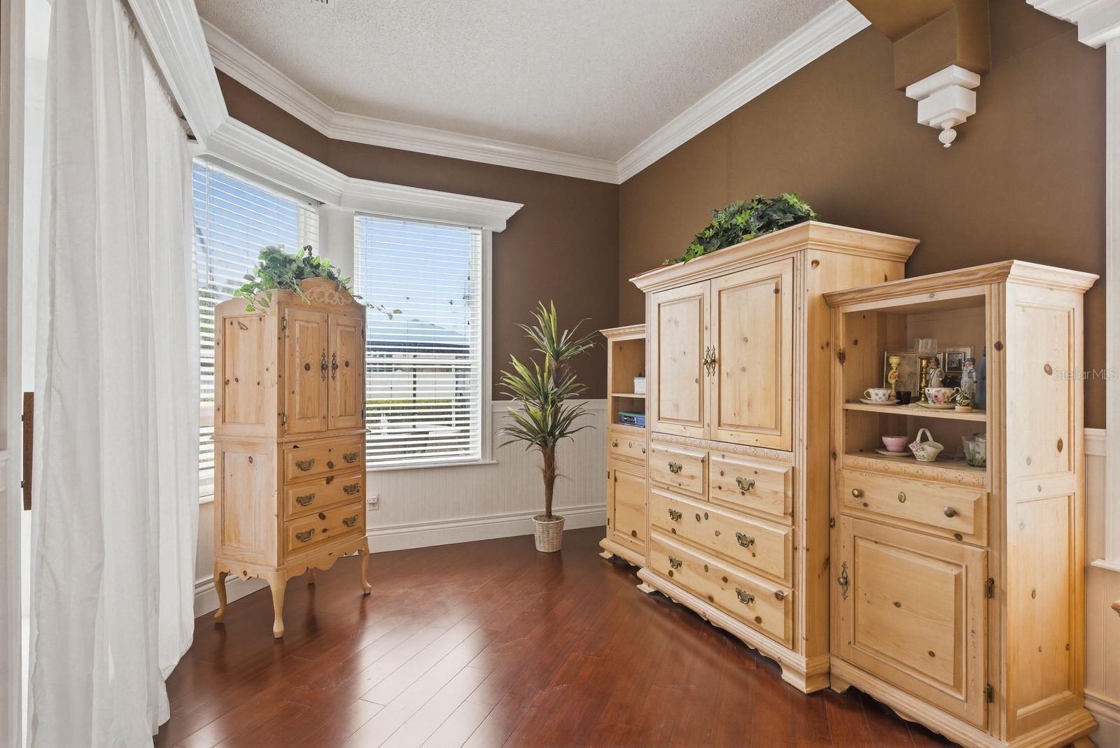 PIPERS MEADOW - Residential