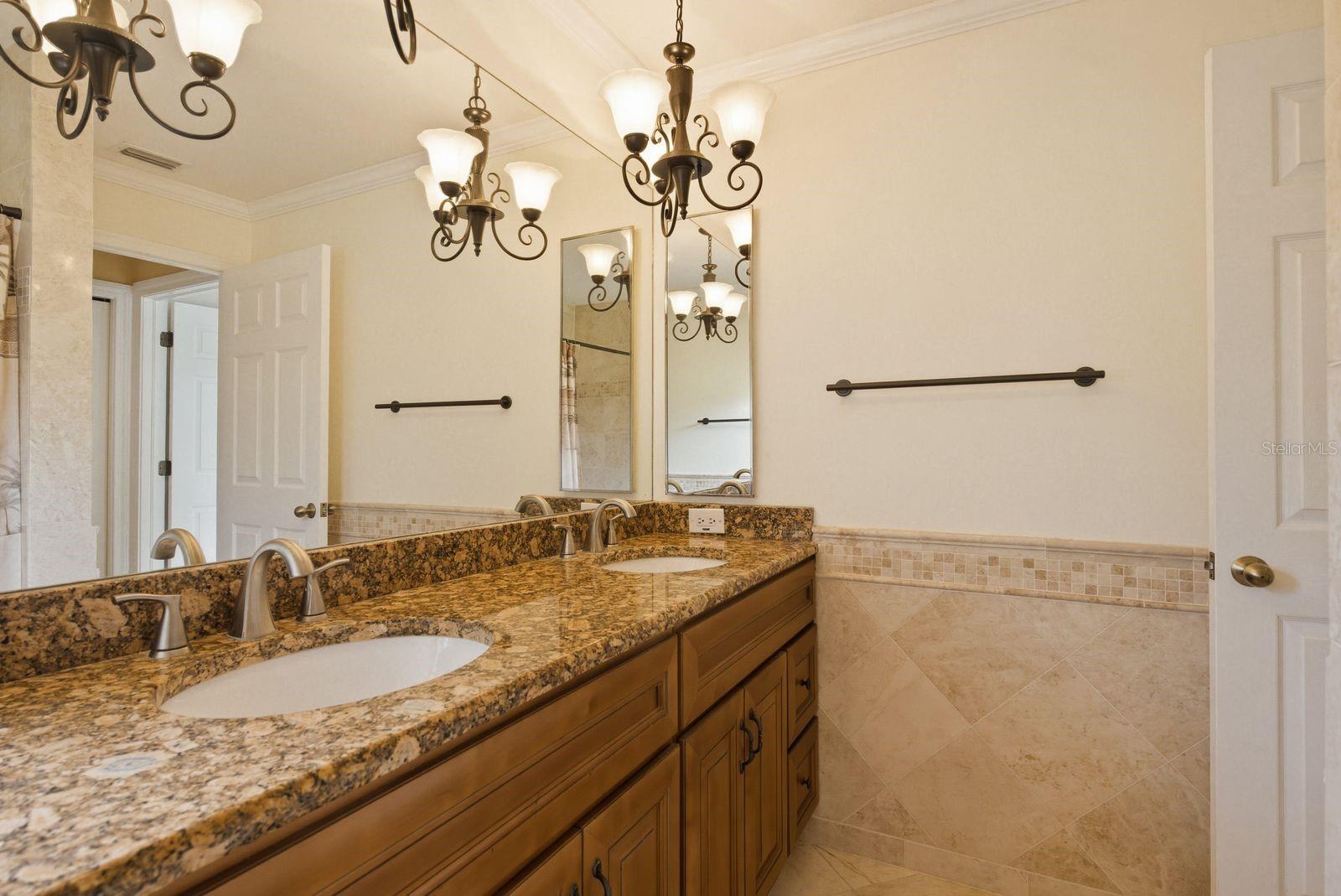 PIPERS MEADOW - Residential