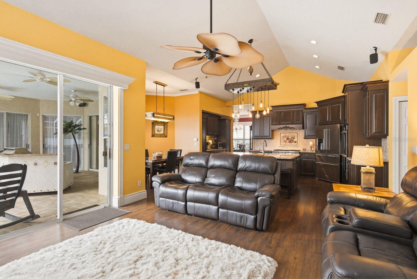 PIPERS MEADOW - Residential