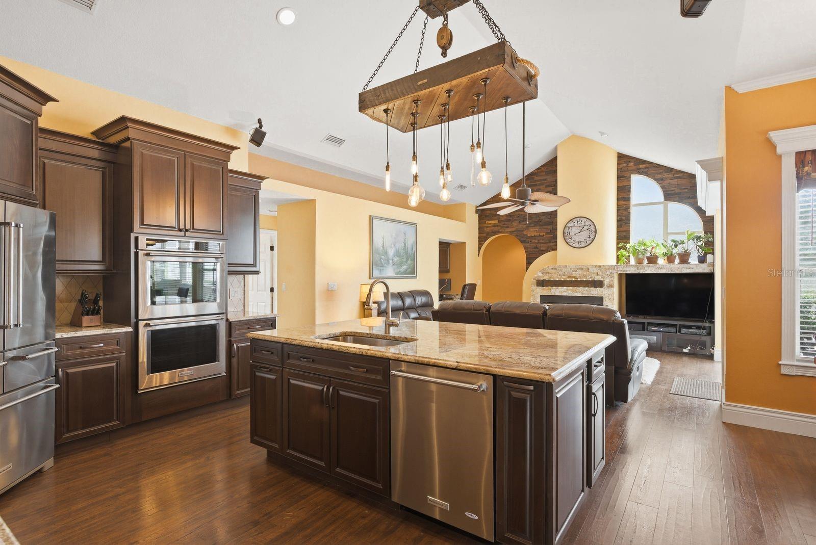 PIPERS MEADOW - Residential