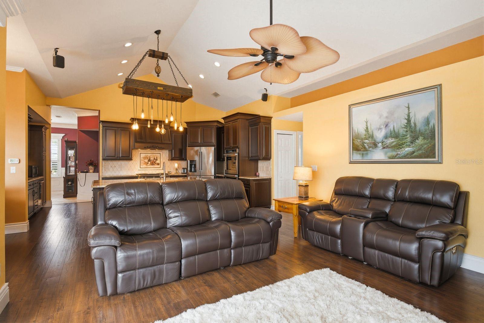 PIPERS MEADOW - Residential