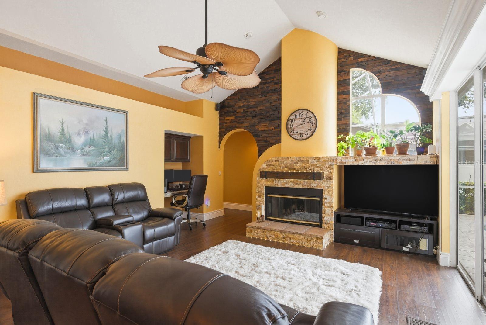 PIPERS MEADOW - Residential