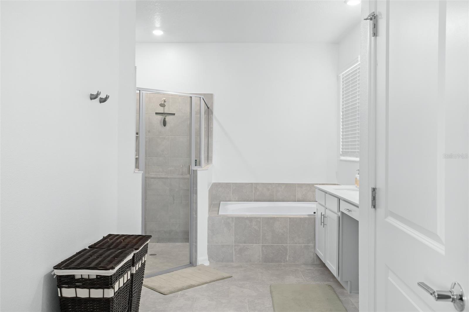 HILLSIDE ESTATES AT STONEYBROOK HILLS - Residential