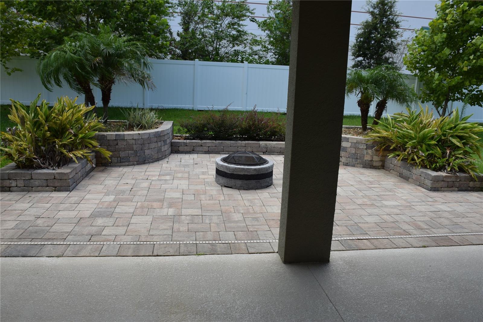 LAUREL ESTATES - Residential Lease