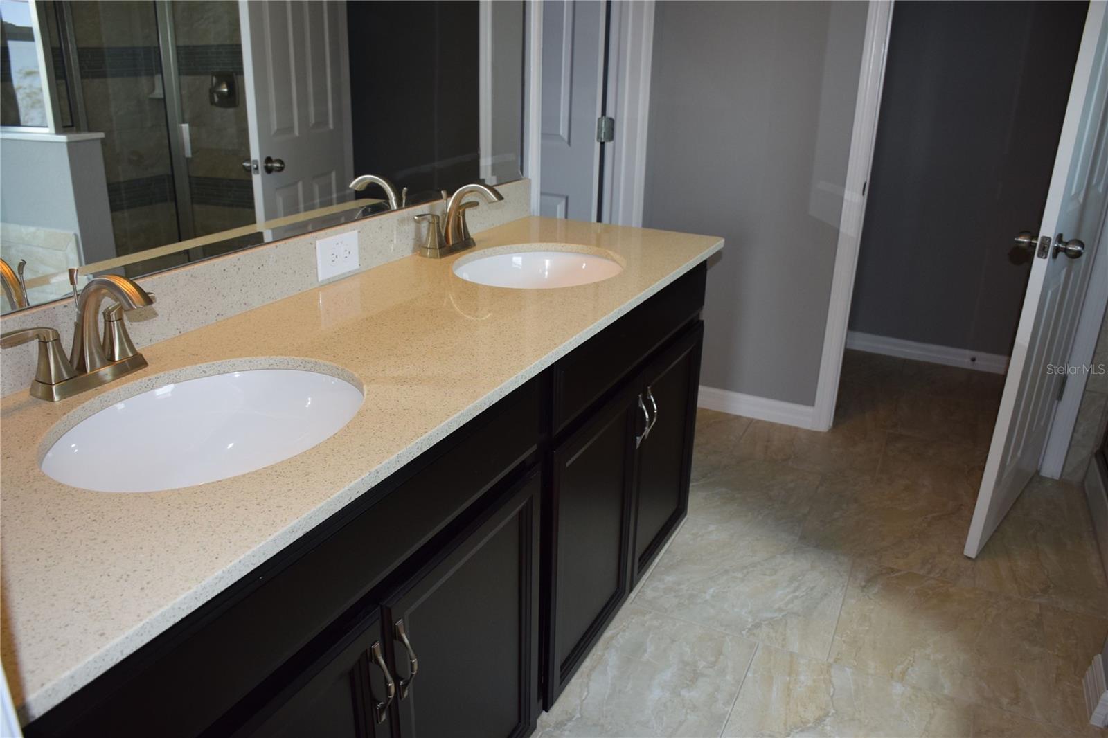 LAUREL ESTATES - Residential Lease