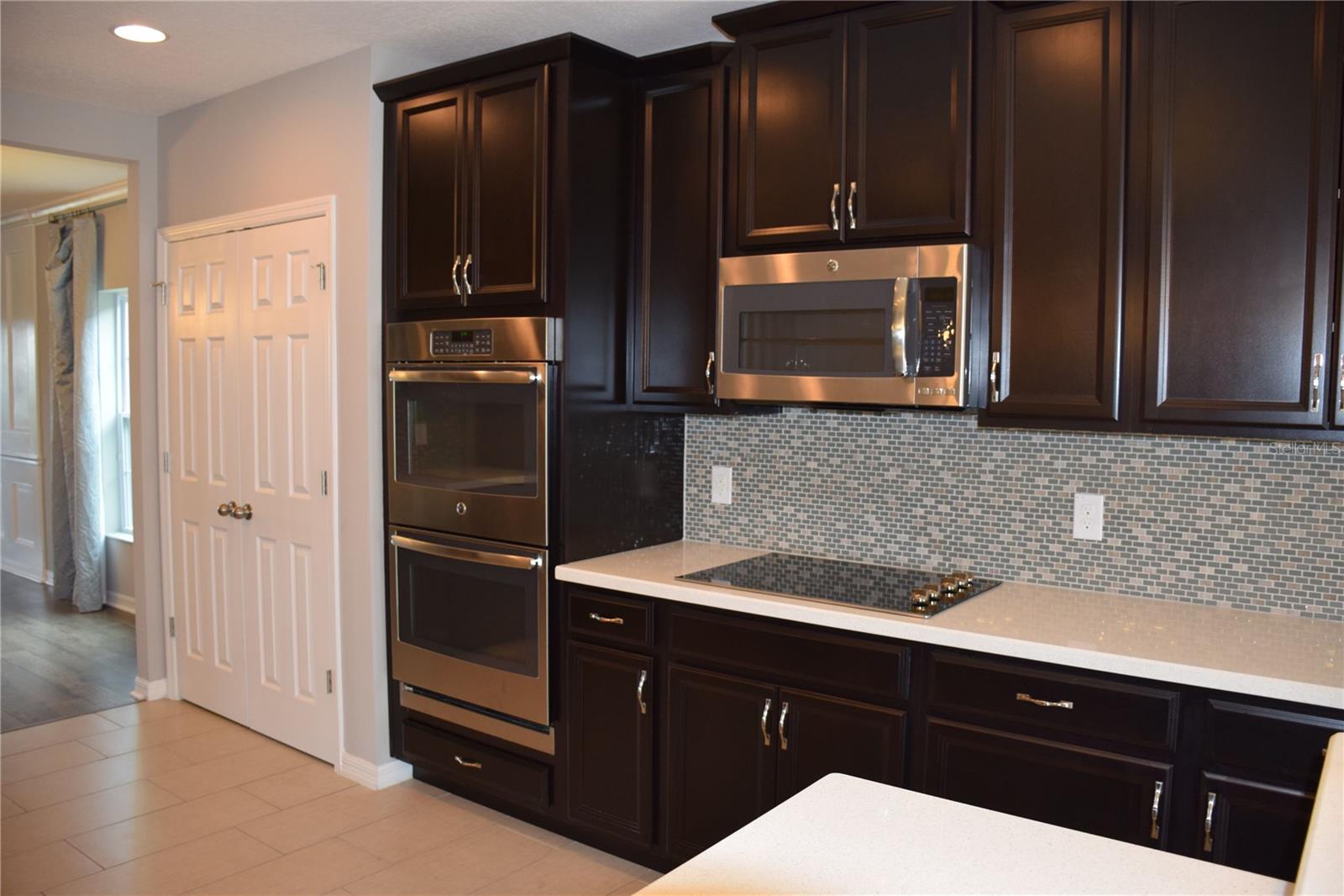 LAUREL ESTATES - Residential Lease