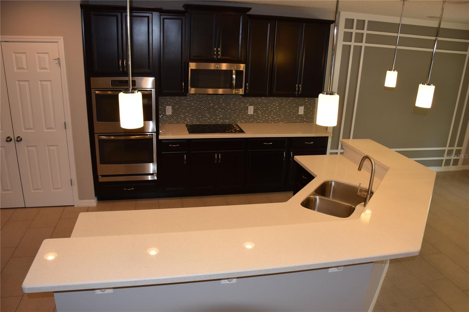 LAUREL ESTATES - Residential Lease