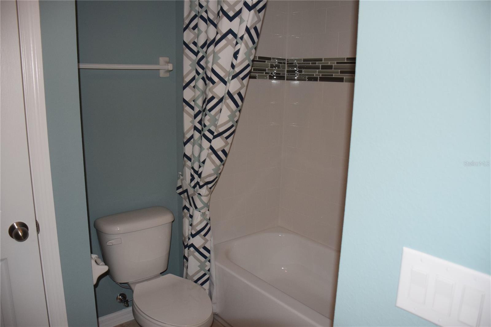 LAUREL ESTATES - Residential Lease