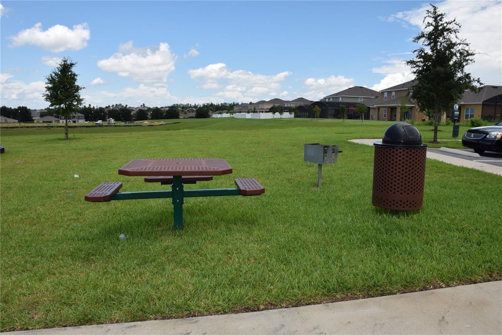 LAUREL ESTATES - Residential Lease