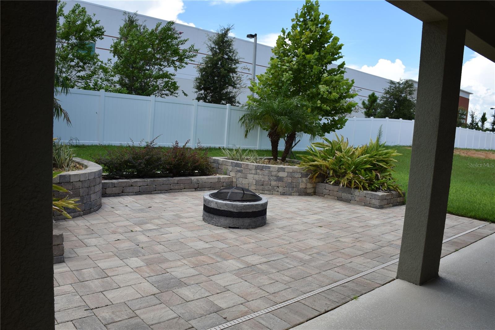 LAUREL ESTATES - Residential Lease