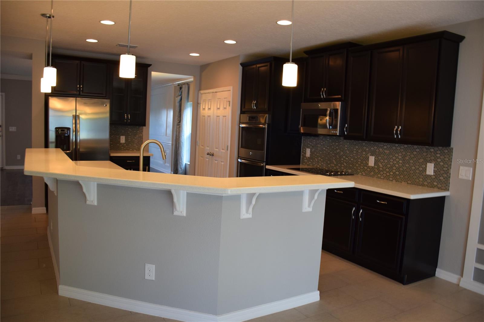 LAUREL ESTATES - Residential Lease