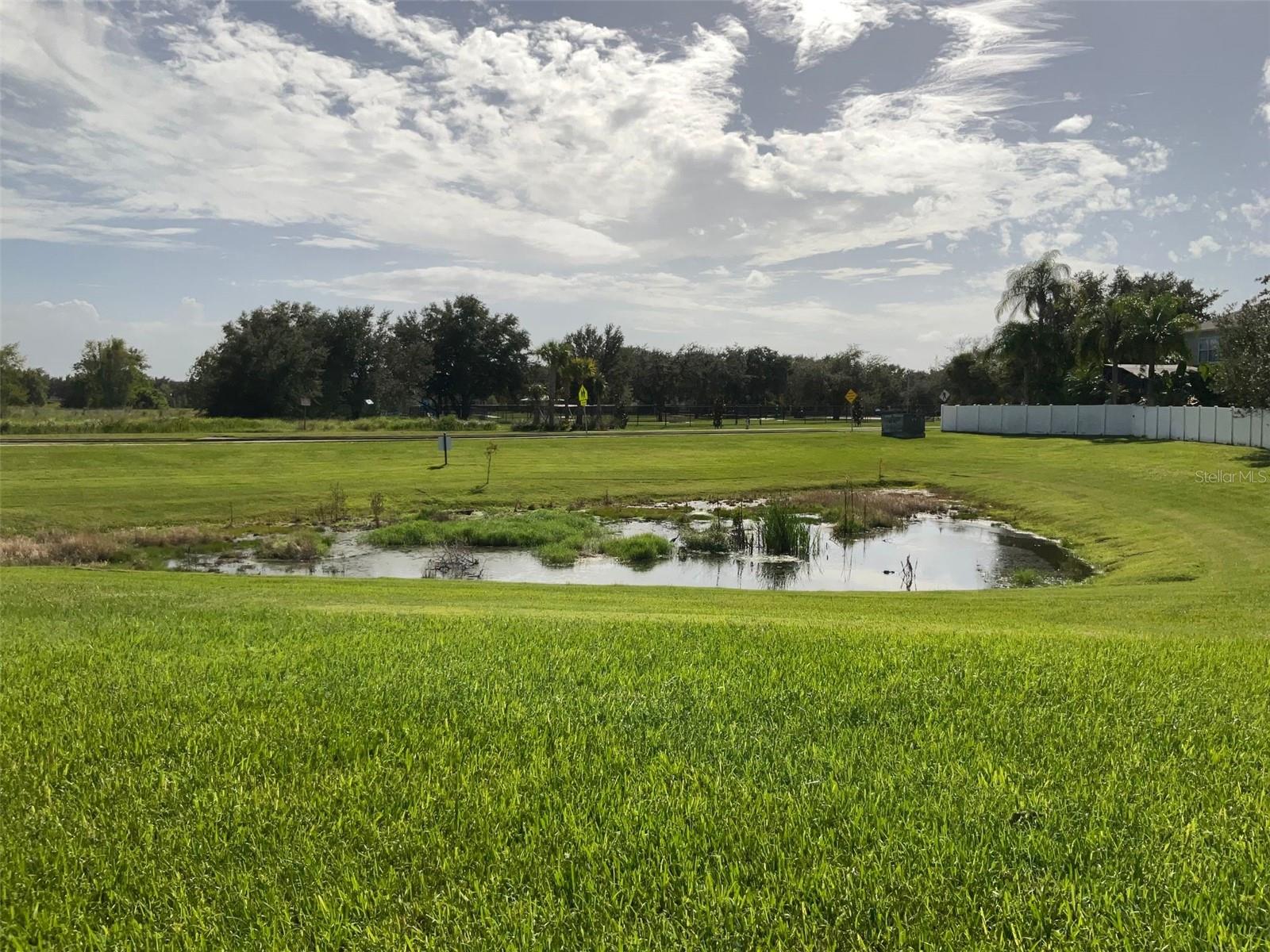 LAKES WINDERMERE PH 01 49 108 - Residential Lease