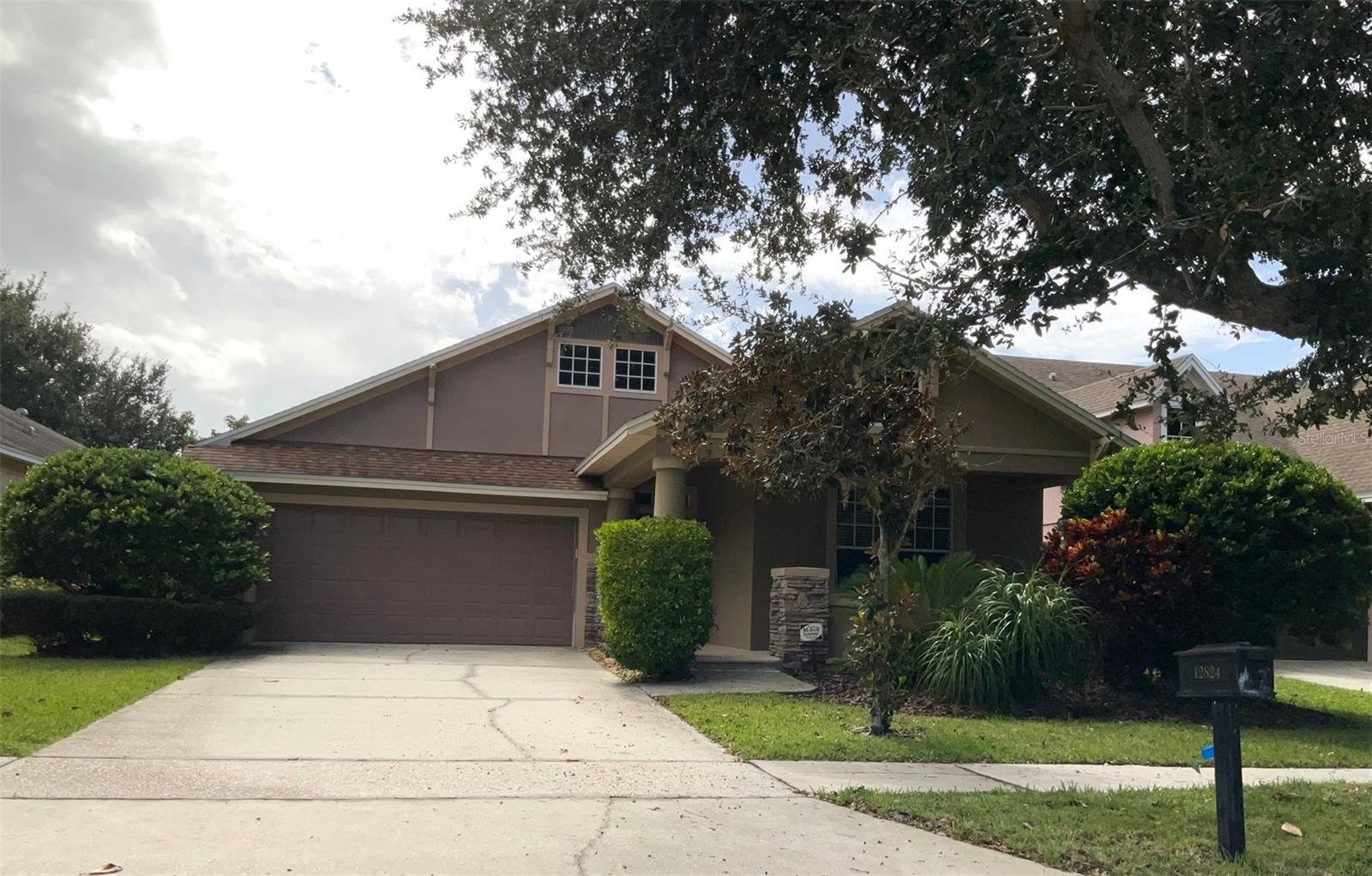LAKES WINDERMERE PH 01 49 108 - Residential Lease
