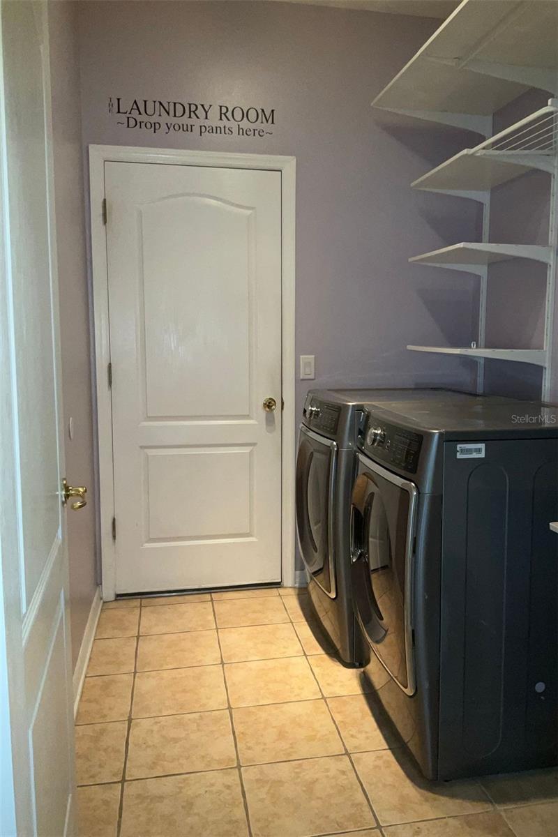 LAKES WINDERMERE PH 01 49 108 - Residential Lease
