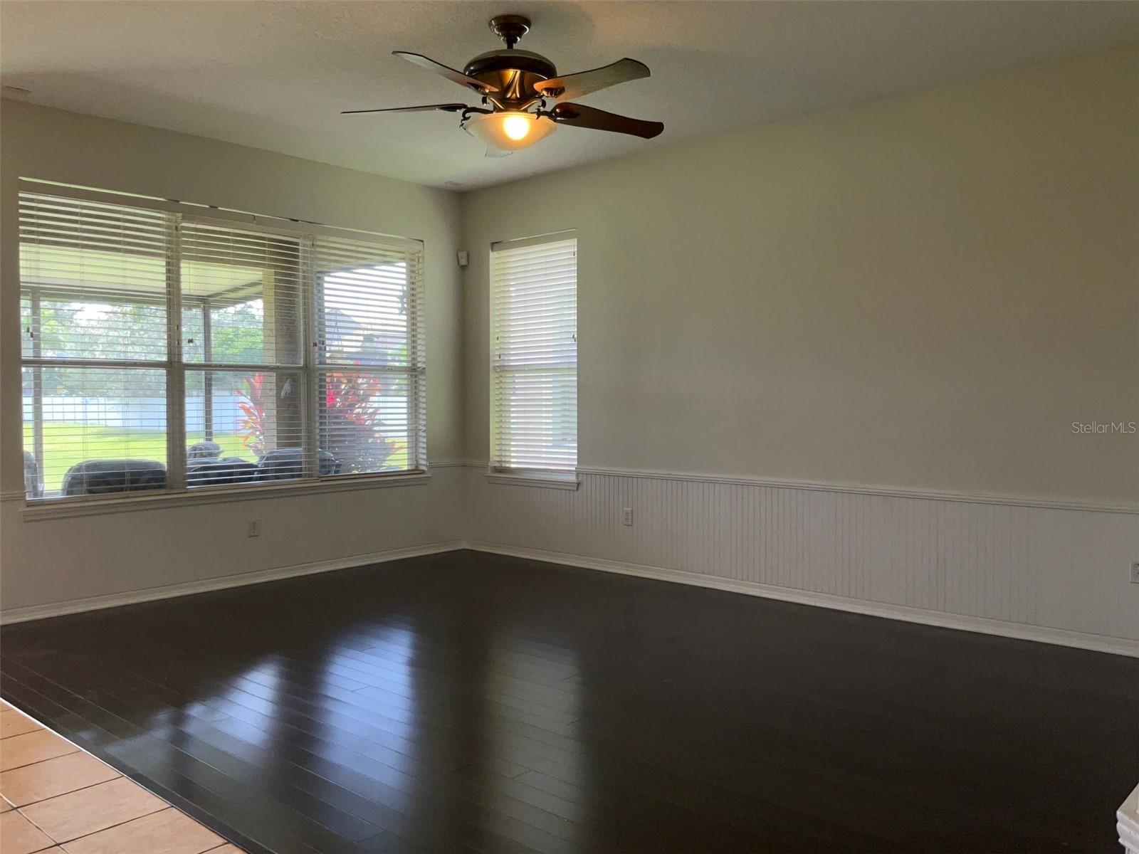 LAKES WINDERMERE PH 01 49 108 - Residential Lease