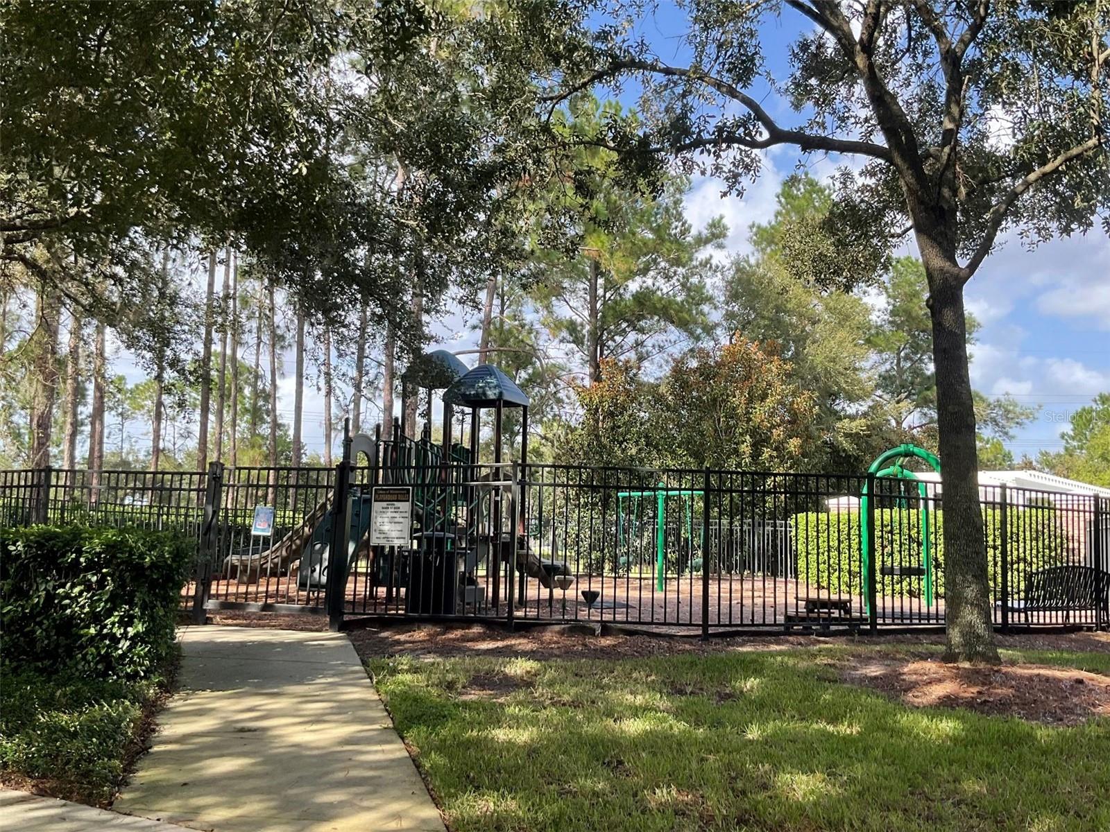 LAKES WINDERMERE PH 01 49 108 - Residential Lease