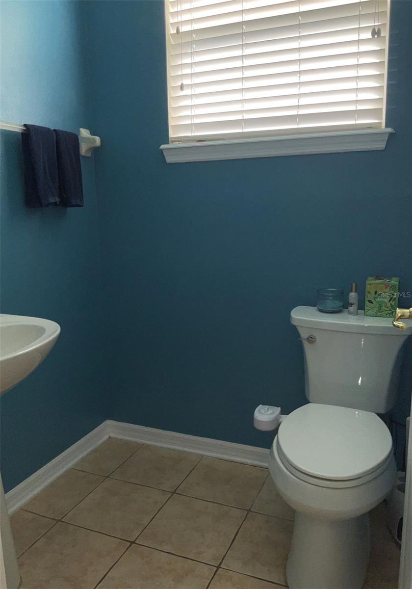 LAKES WINDERMERE PH 01 49 108 - Residential Lease