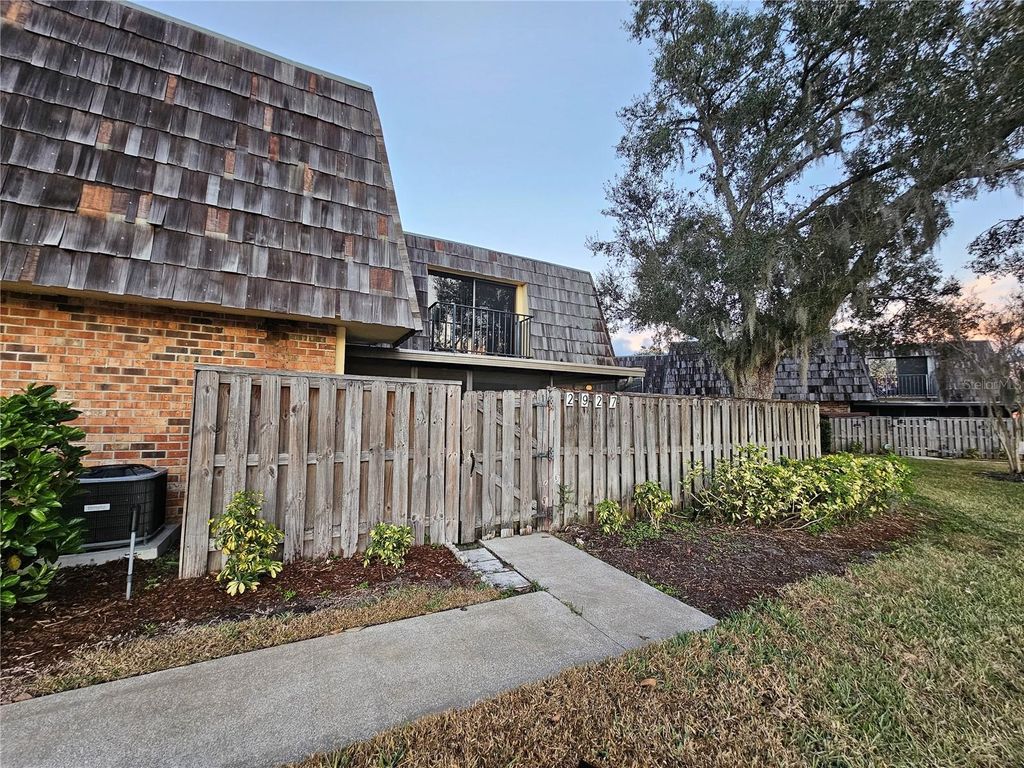 Photo of 2927 Tangerine Court, Leesburg, FL 34748 (MLS # V4946146)