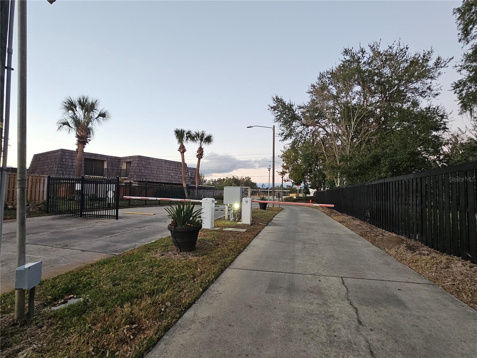 2927 TANGERINE COURT