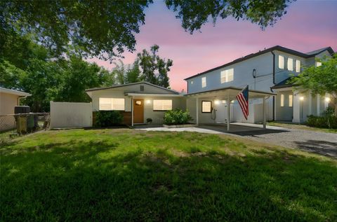 Photo of 3320 W Iowa Avenue, Tampa, FL 33611 (MLS # TB8500133)