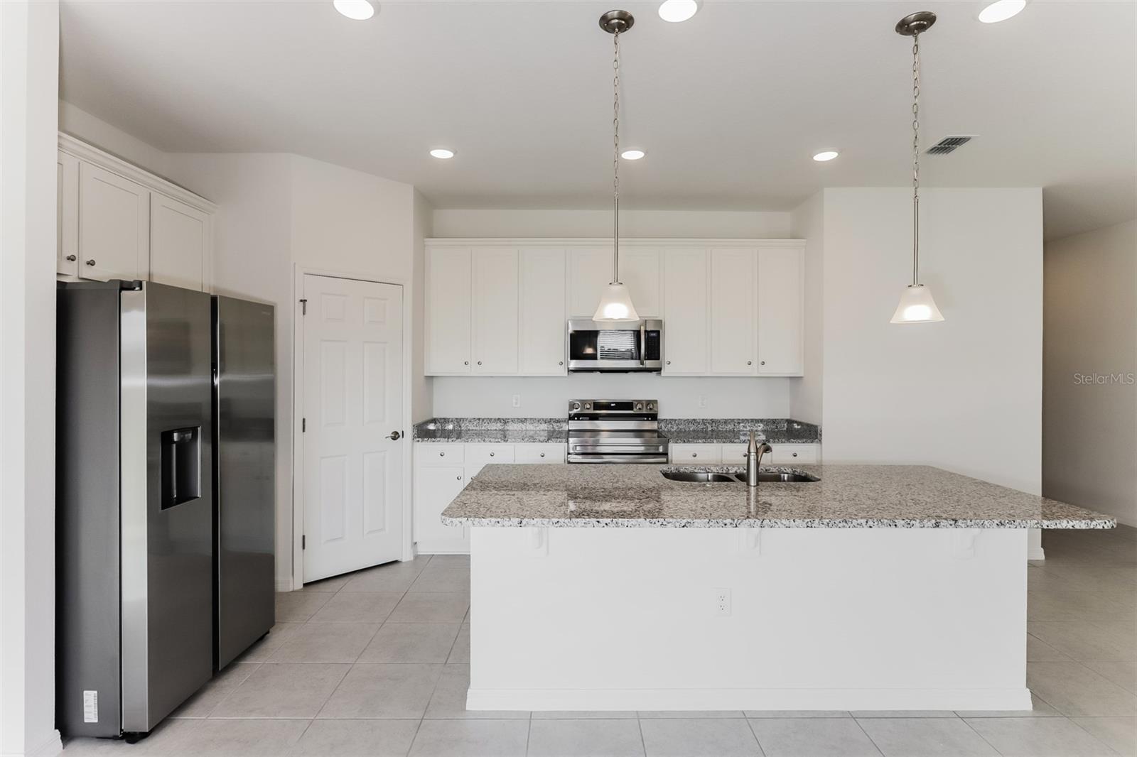 WINDSOR RESERVE PH 1 - Residential Lease