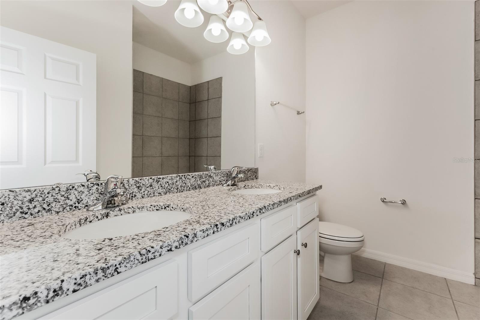 WINDSOR RESERVE PH 1 - Residential Lease