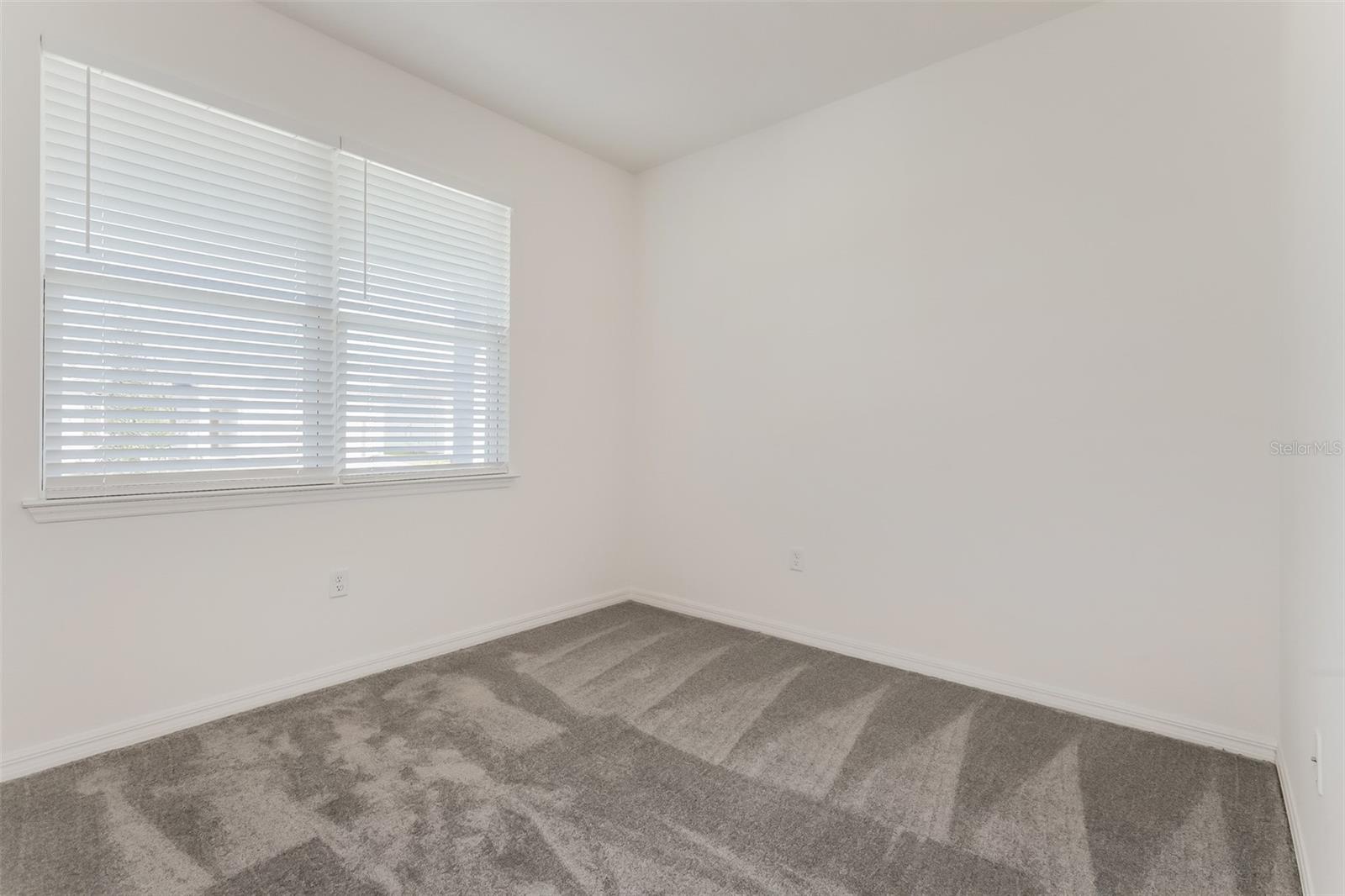 WINDSOR RESERVE PH 1 - Residential Lease