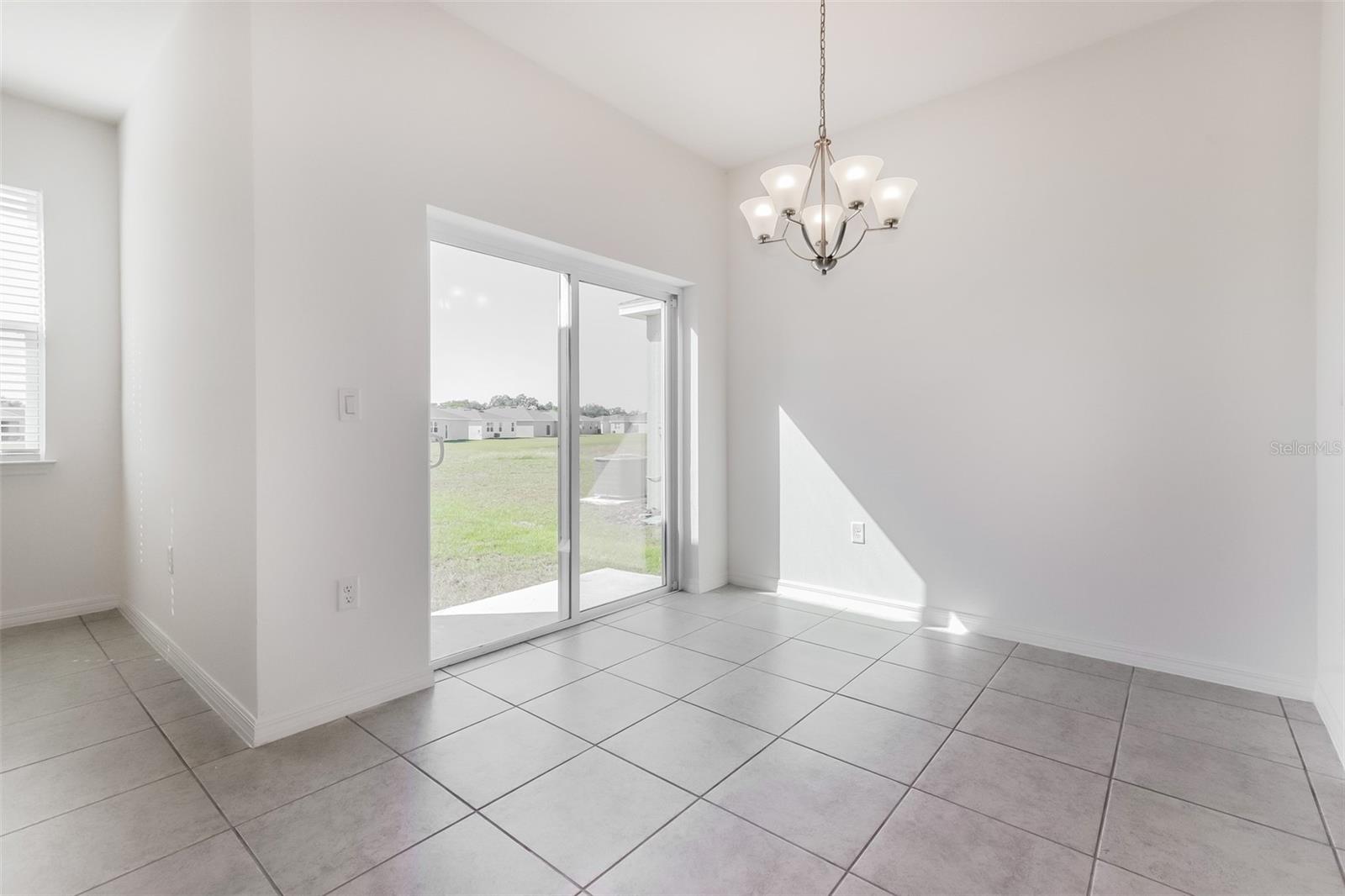 WINDSOR RESERVE PH 1 - Residential Lease