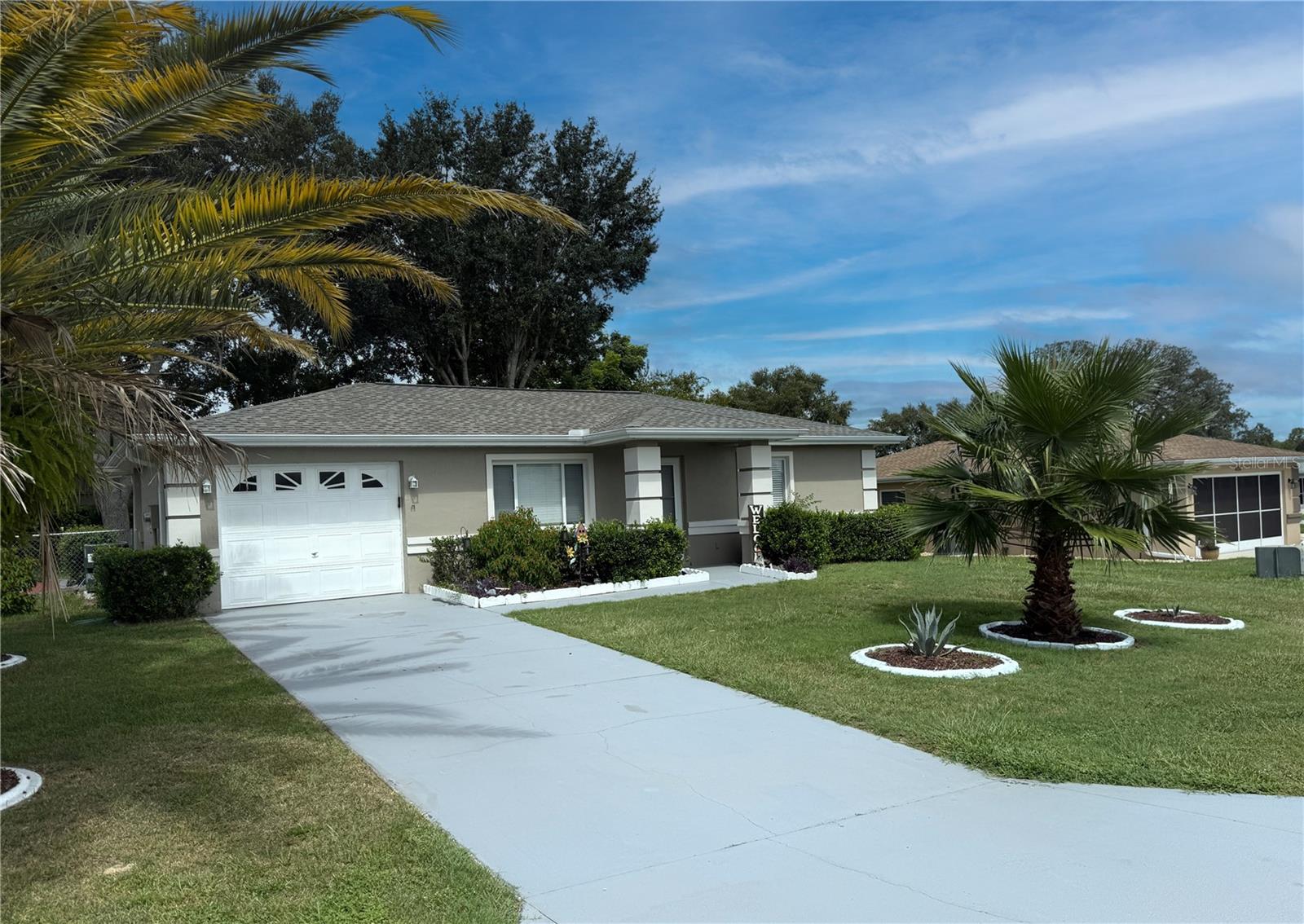 Auction Property. ONLINE AUCTION: Bidding ends 9/25/2025 @ 11:15 AM. CALLING ALL BUYERS! Single-story Robin model home in Cherrywood Estates (55+) offering efficient living and community amenities. The property is 2 Bedrooms, 1 Bathroom, 816± SF on an 8,712± SF lot, with an attached 1-car garage, screened lanai, and a fenced rear yard. Enjoy convenient access to shopping, medical, and SR-200. The community features a clubhouse, pool, and recreational facilities; monthly HOA is shown as approximately $324.11 and includes cable, pool, recreation, and trash. Property is vacant. See below for more information.
Property is believed to contain:
2 Bedrooms
1 Full Bathroom
Living Area
Kitchen (Eat-In)
Screened Lanai
Attached 1-Car Garage
Fenced Rear Yard