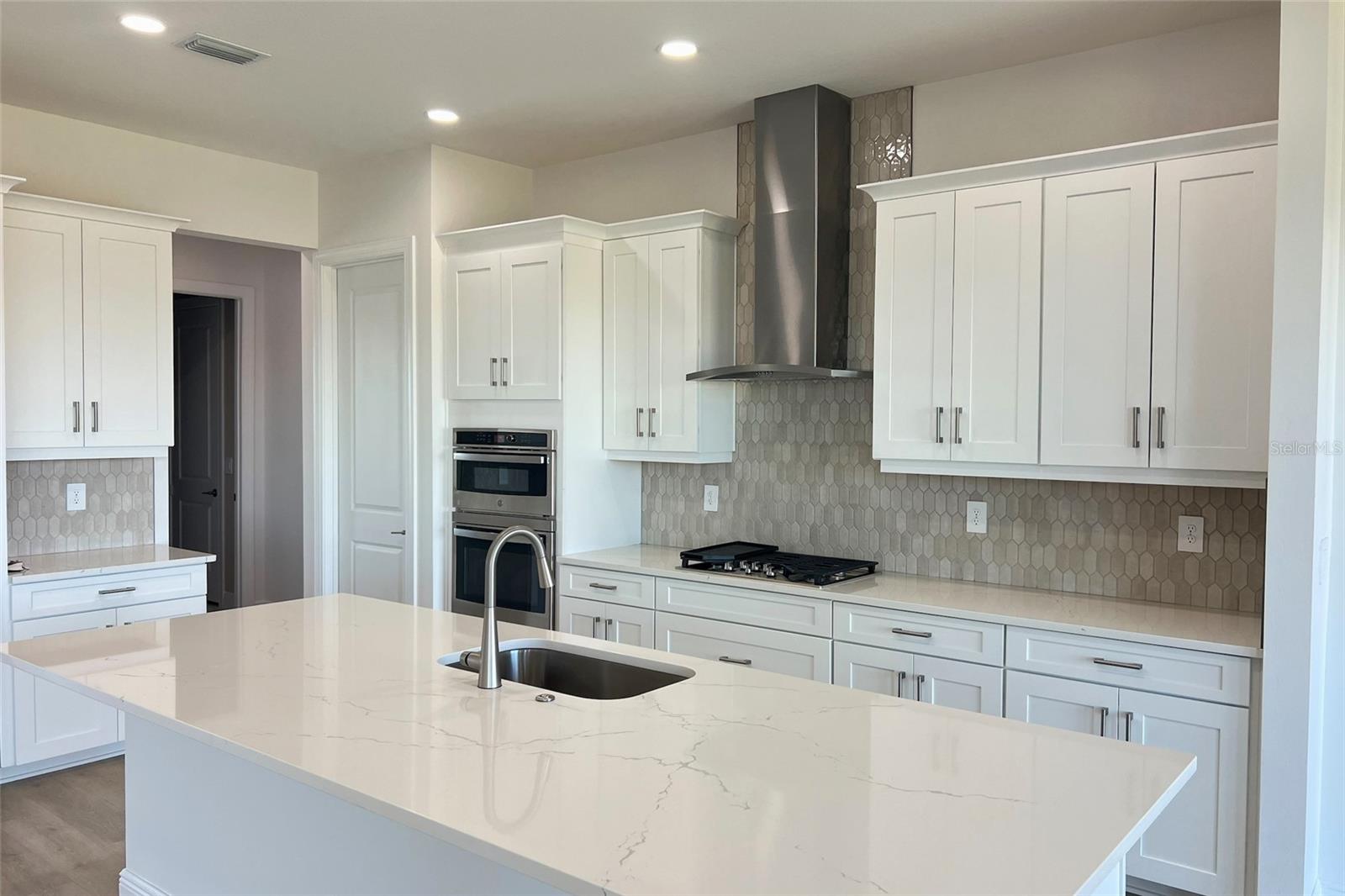 PALMERA AT WELLEN PARK - Residential