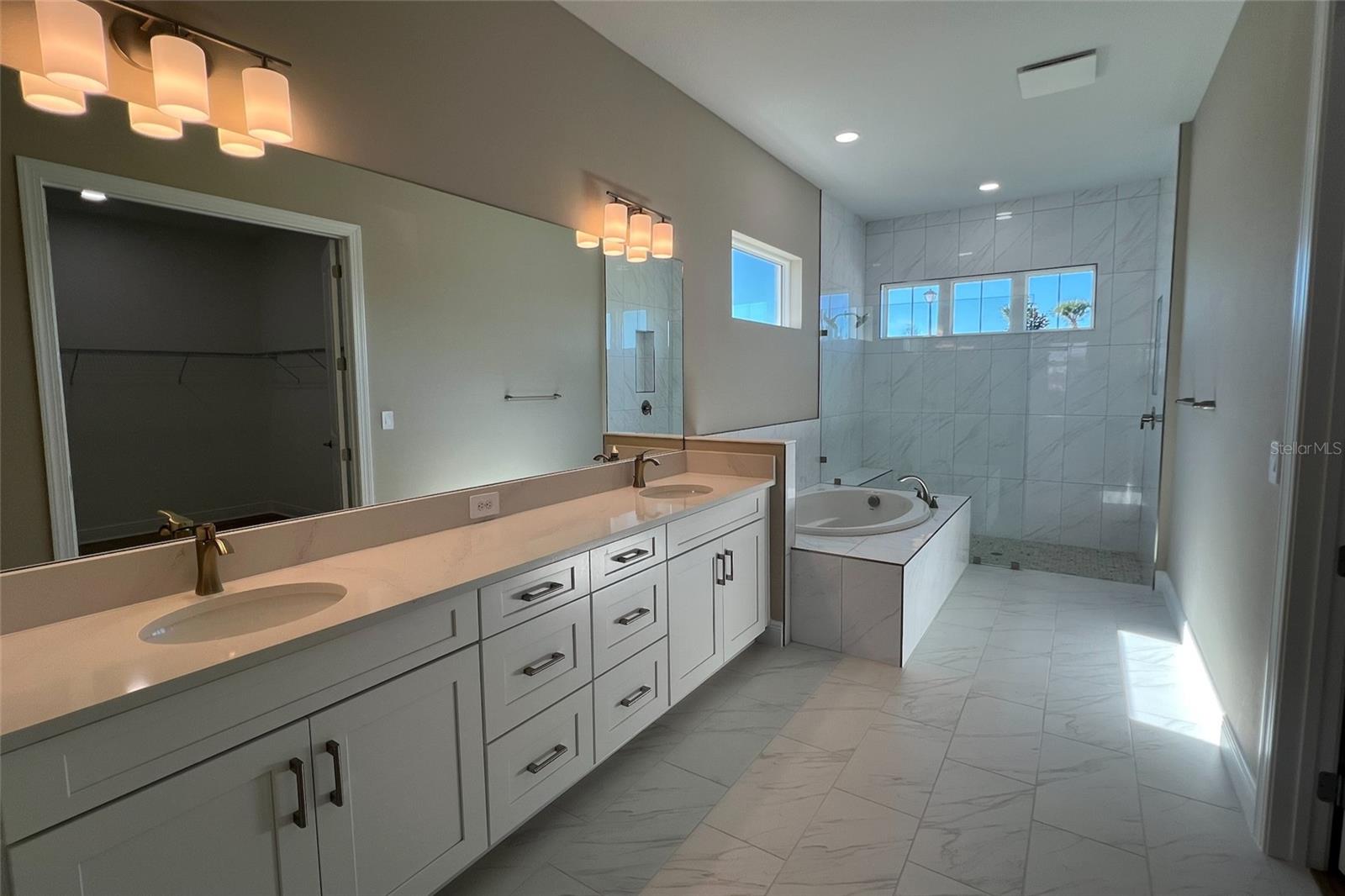 PALMERA AT WELLEN PARK - Residential