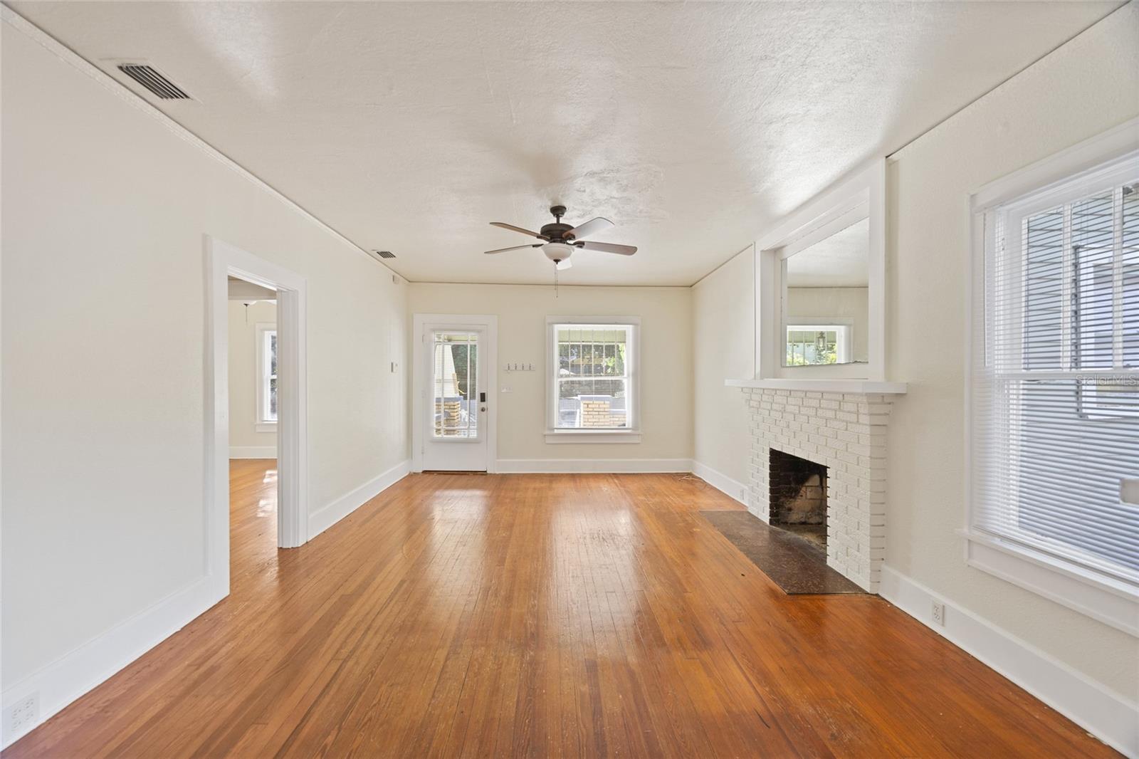 725 8TH STREET N