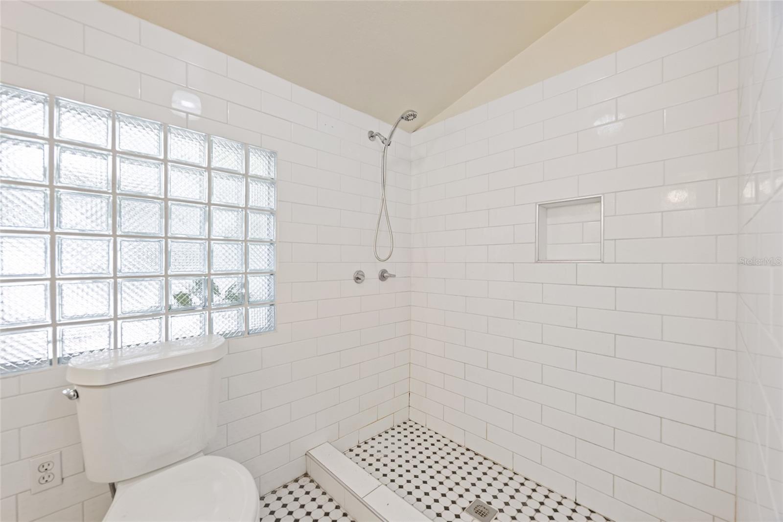 KINYON & WOODS ADD - Residential Income