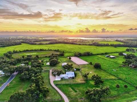 Photo of 5710 Vanderipe Rd, Sarasota, FL 34241 (MLS # A4658570)