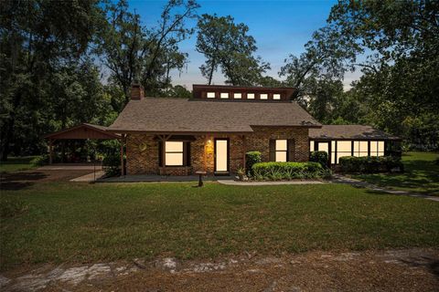 1517 MANOR WAY DELAND FL 32720