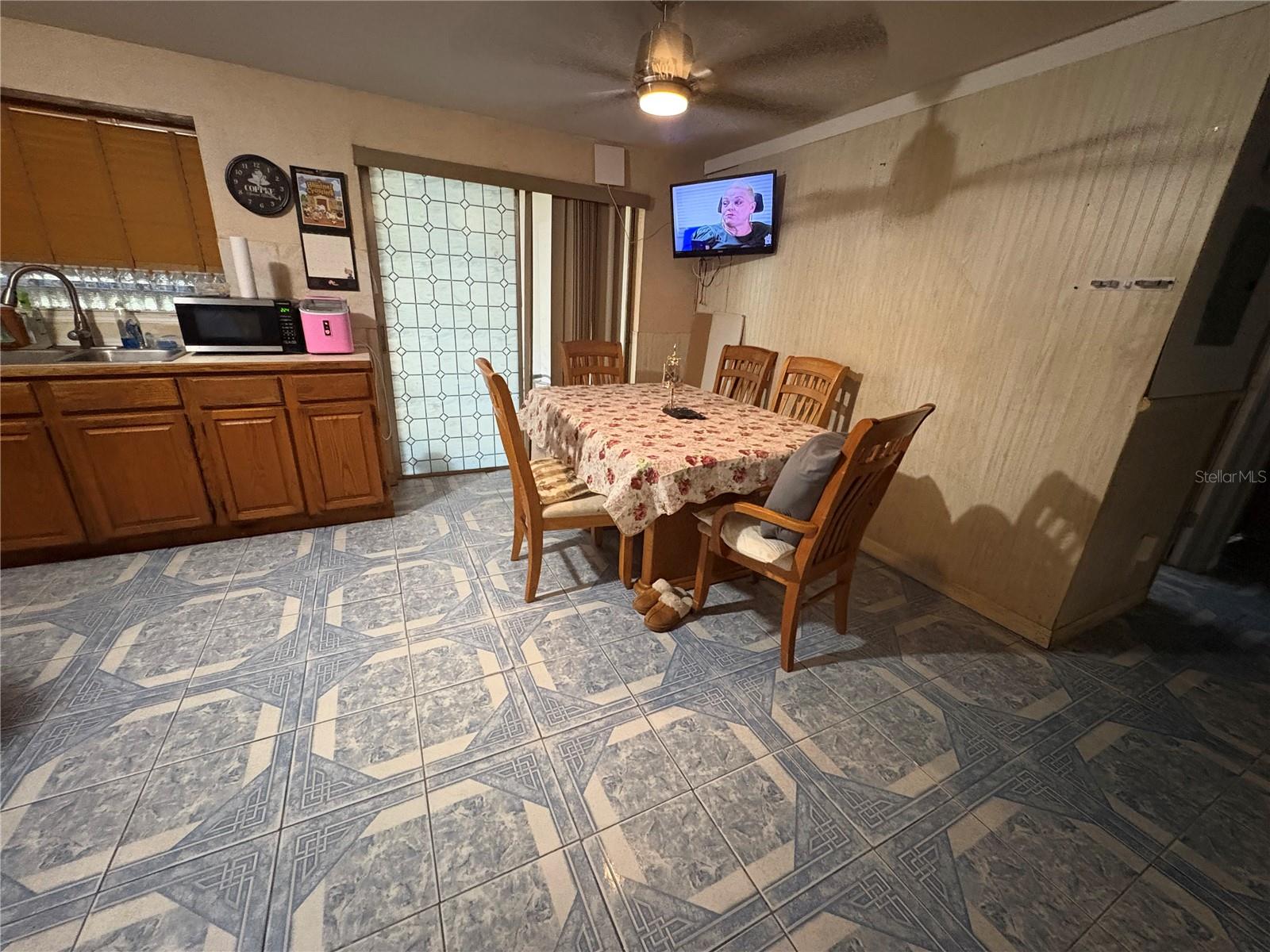 6513 RUNNINGWOODS DRIVE