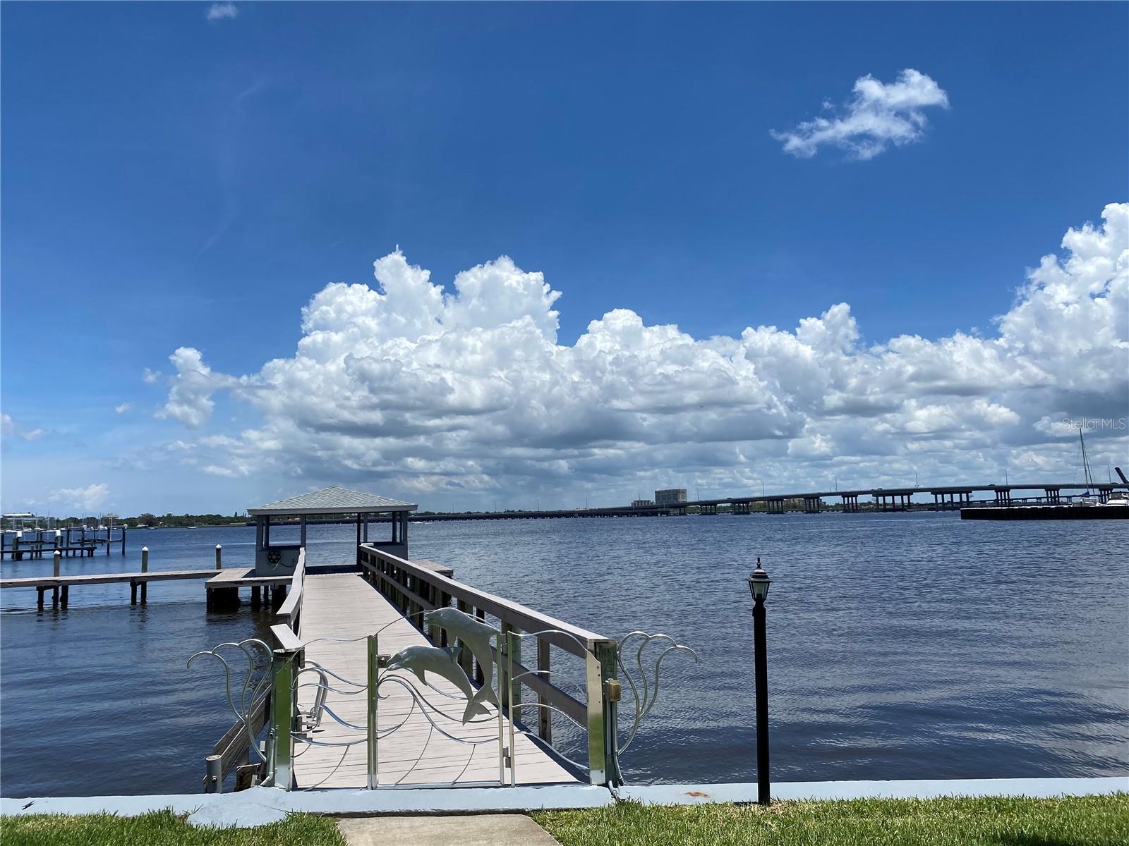 RIVER OAKS APTS SEC A - Residential Lease