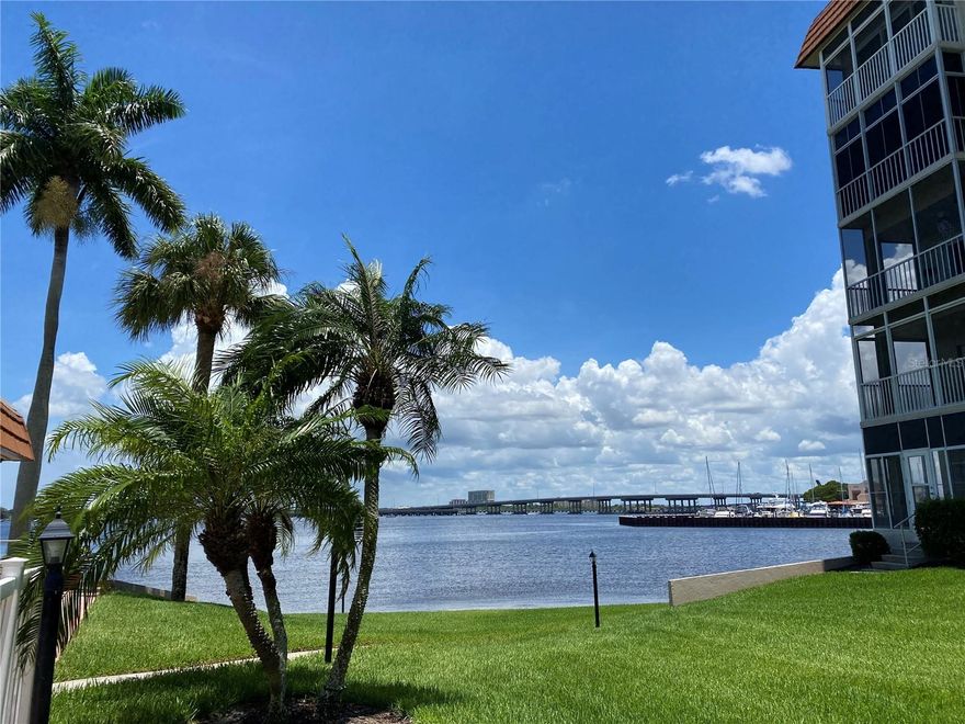 Walking distance to downtown Bradenton and the river walk!  You can not beat this location. 2BR/2BA turnkey condo. Views of the Manatee River right off the balcony. Steps away from the heated pool, clubhouse, and fishing pier. Assigned parking. 
Owner will consider a winter rental at at rate of $3300 a month 3 month min.