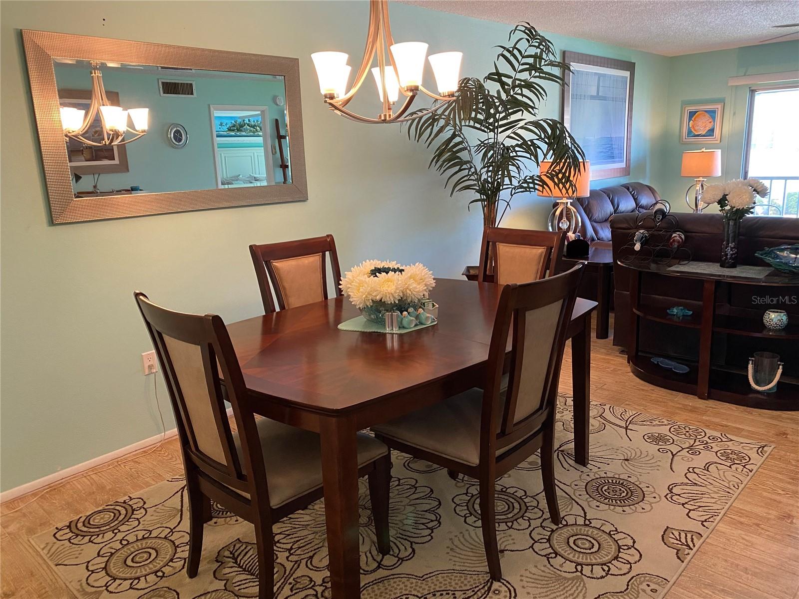 RIVER OAKS APTS SEC A - Residential Lease