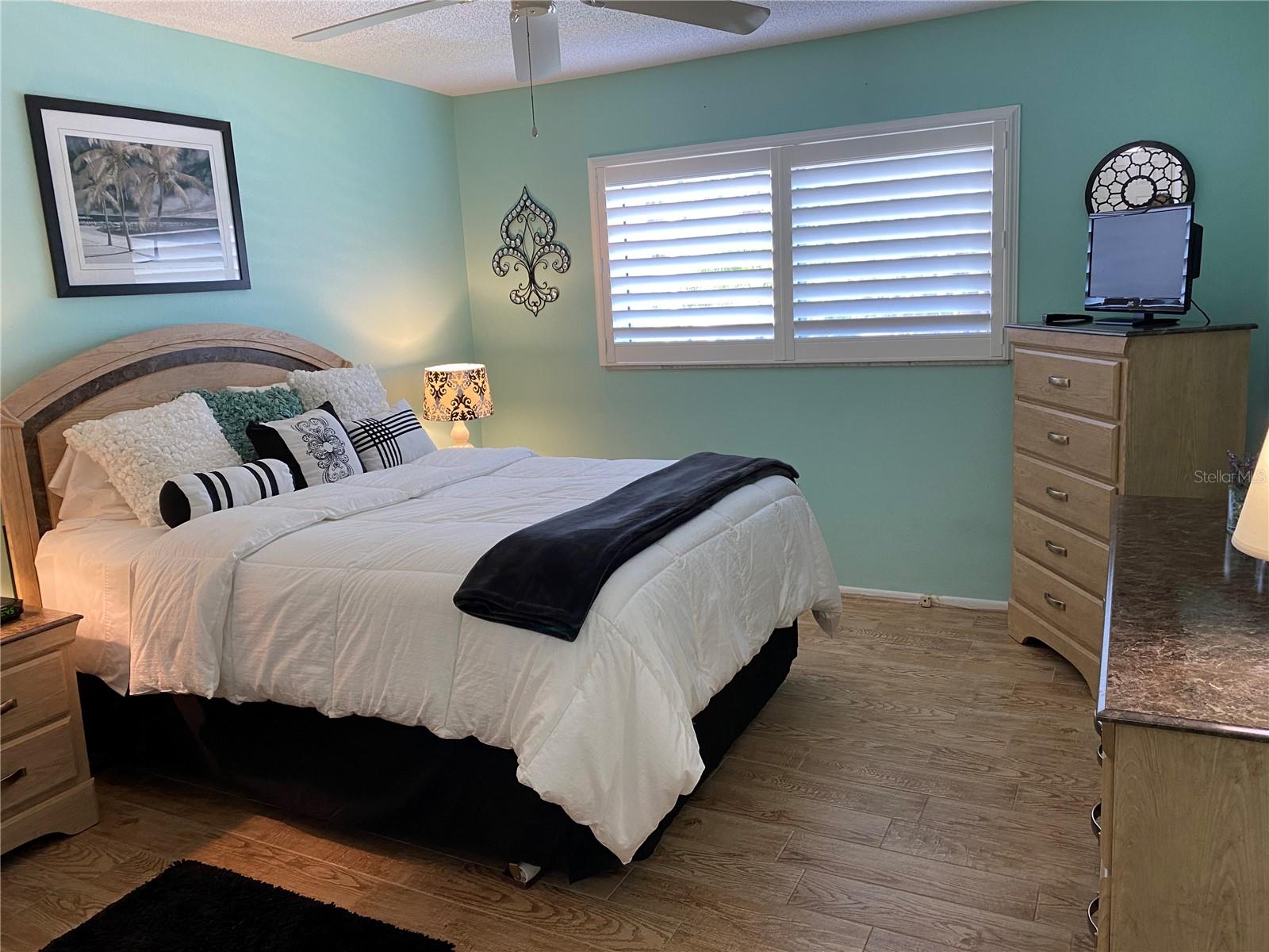 RIVER OAKS APTS SEC A - Residential Lease
