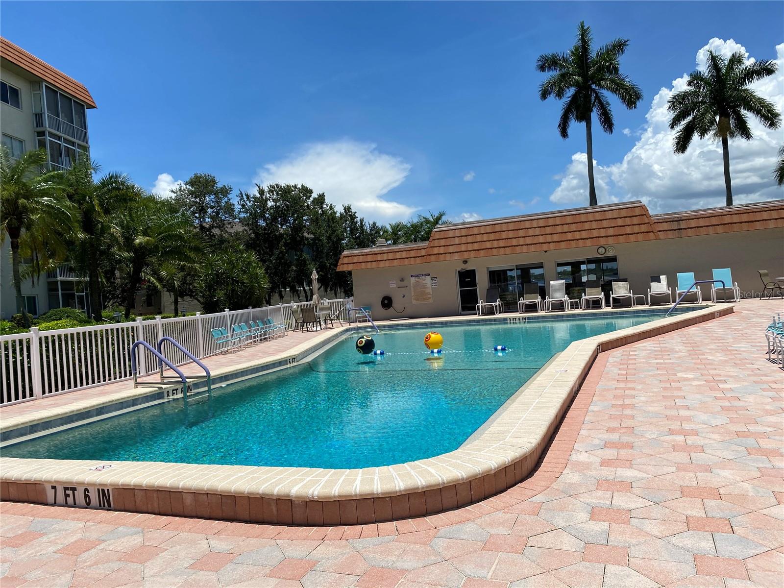 RIVER OAKS APTS SEC A - Residential Lease