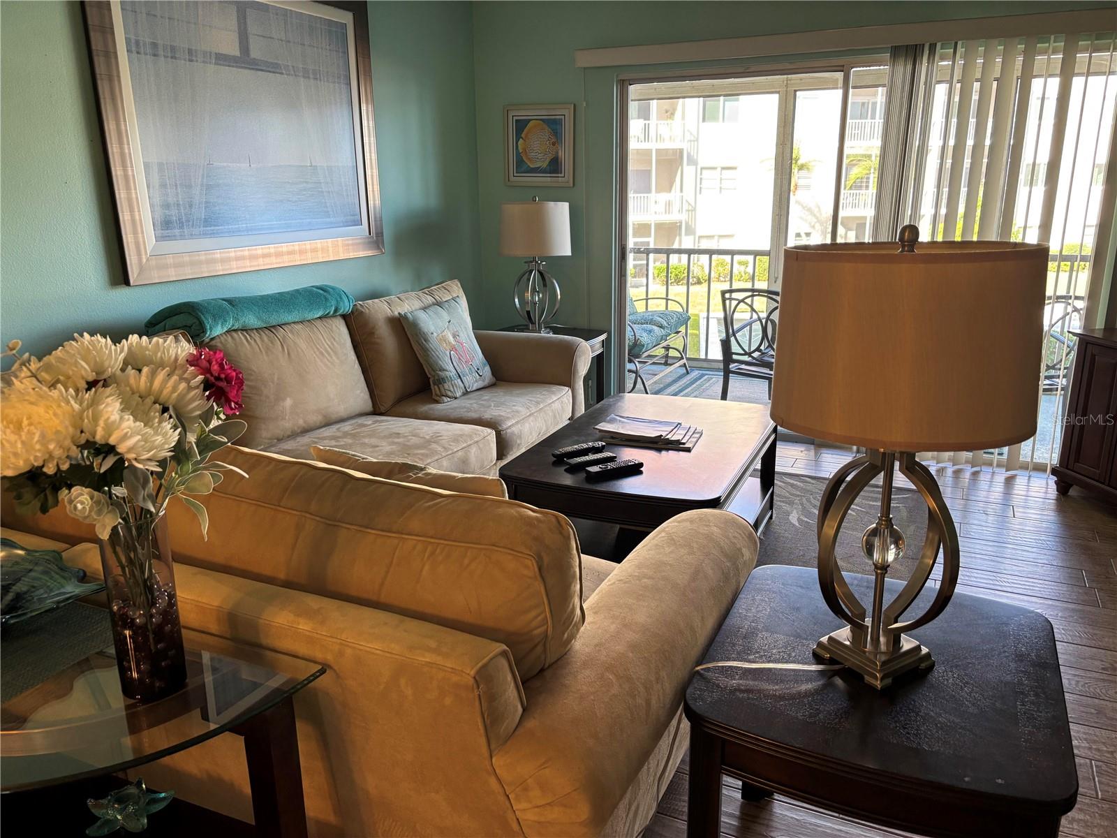 RIVER OAKS APTS SEC A - Residential Lease