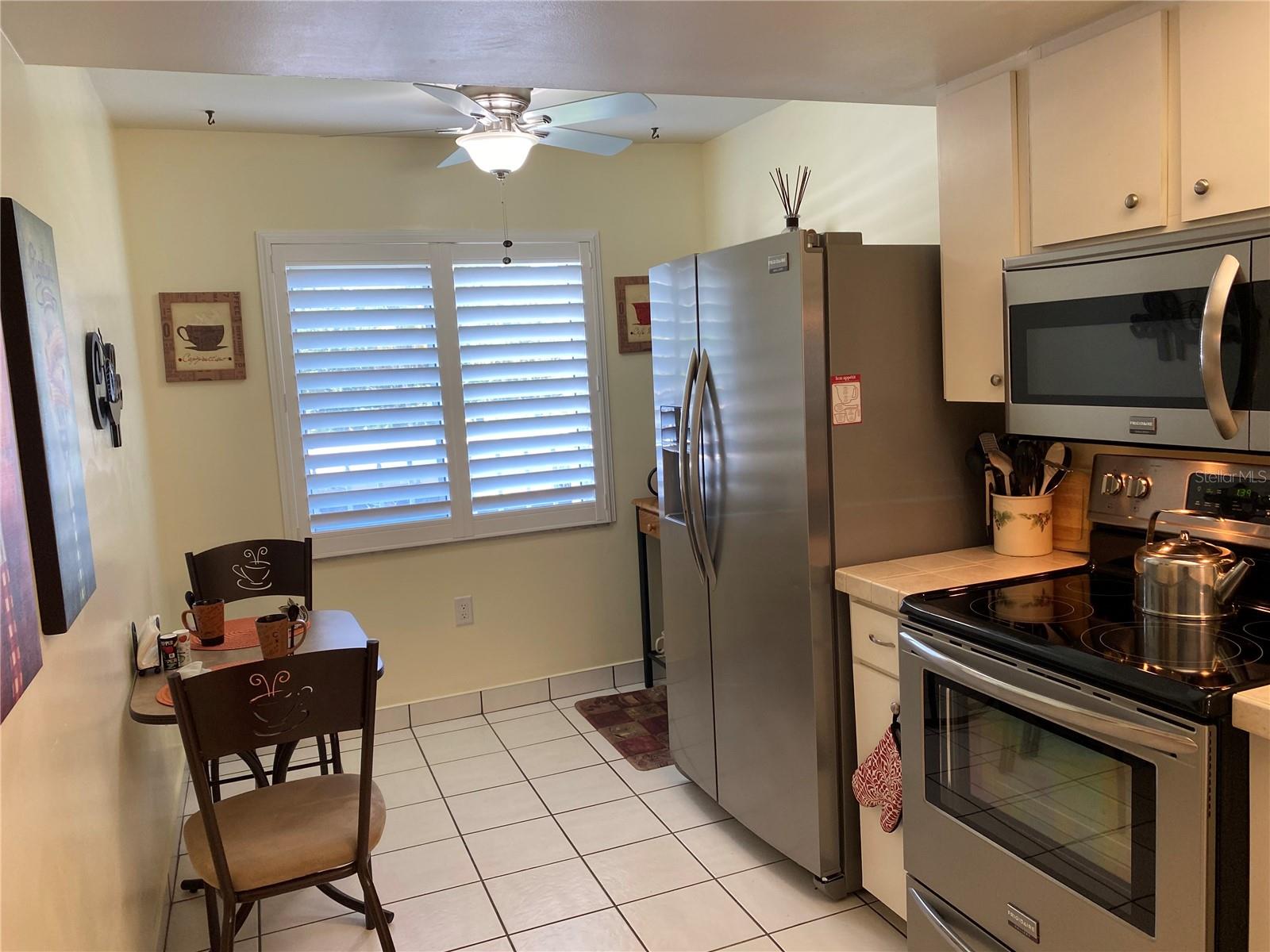 RIVER OAKS APTS SEC A - Residential Lease