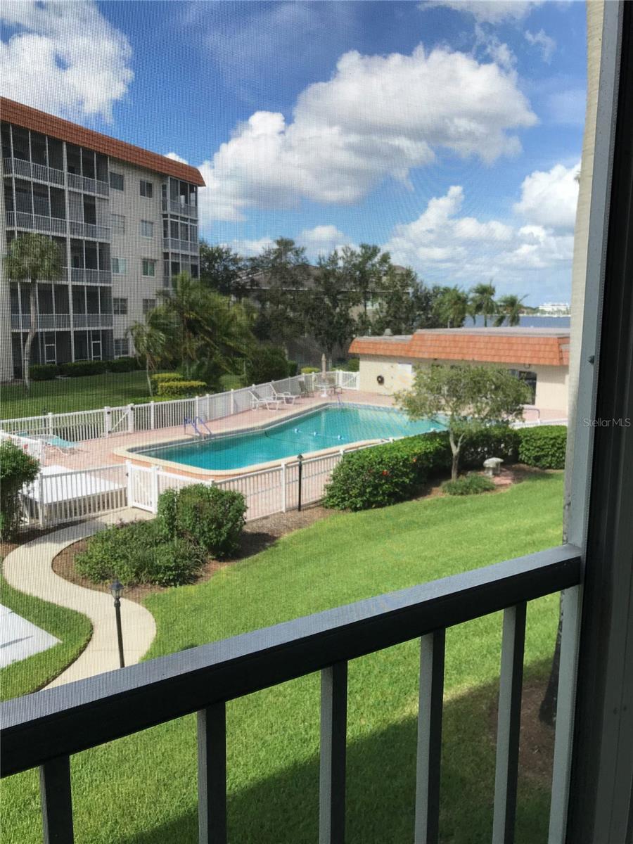 RIVER OAKS APTS SEC A - Residential Lease