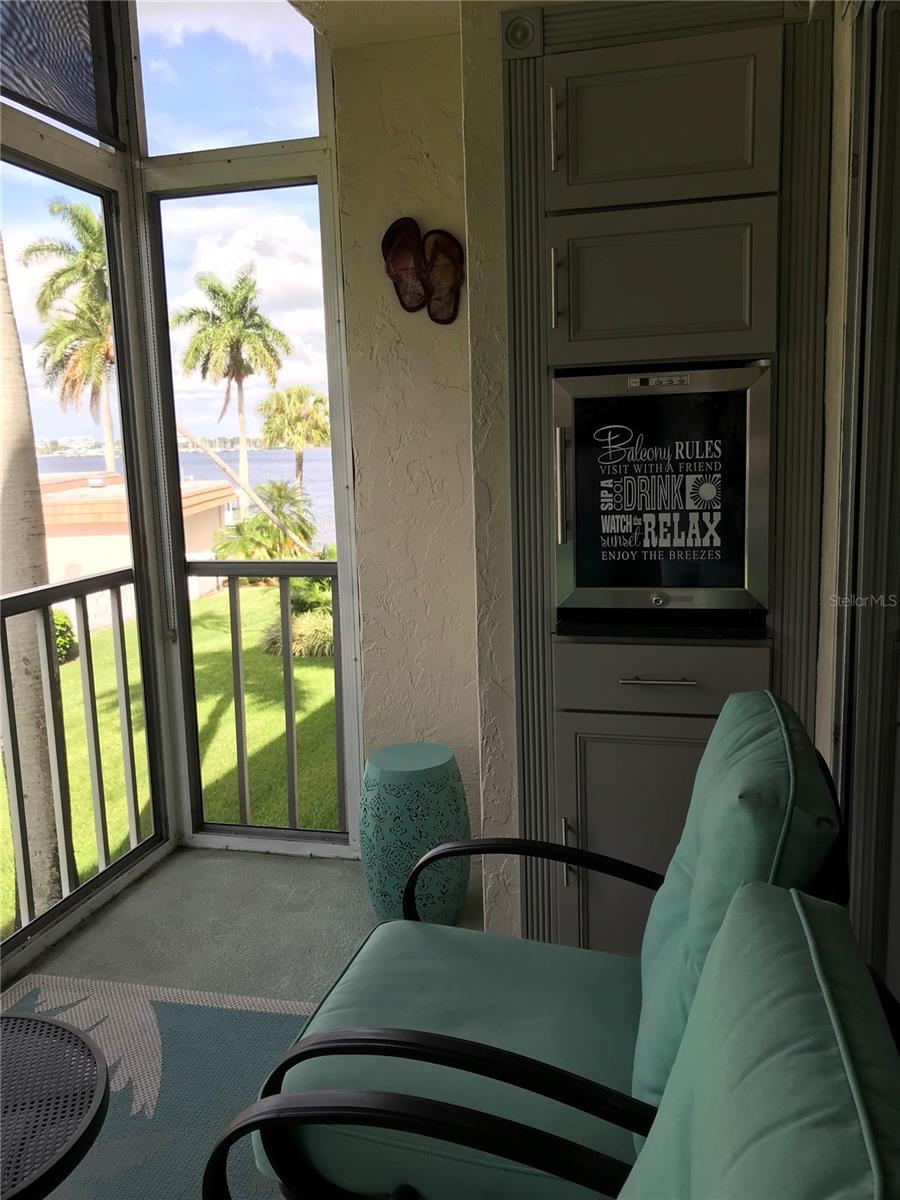 RIVER OAKS APTS SEC A - Residential Lease