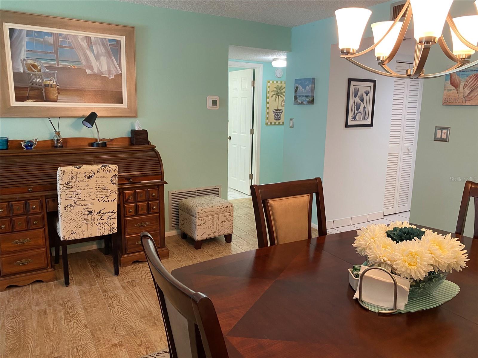 RIVER OAKS APTS SEC A - Residential Lease