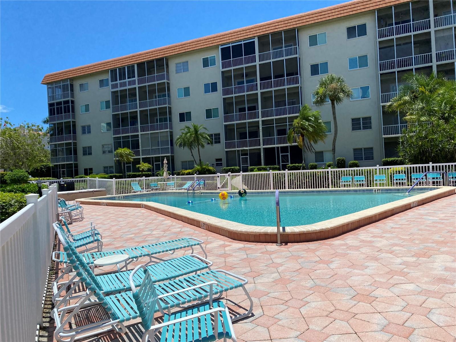 RIVER OAKS APTS SEC A - Residential Lease